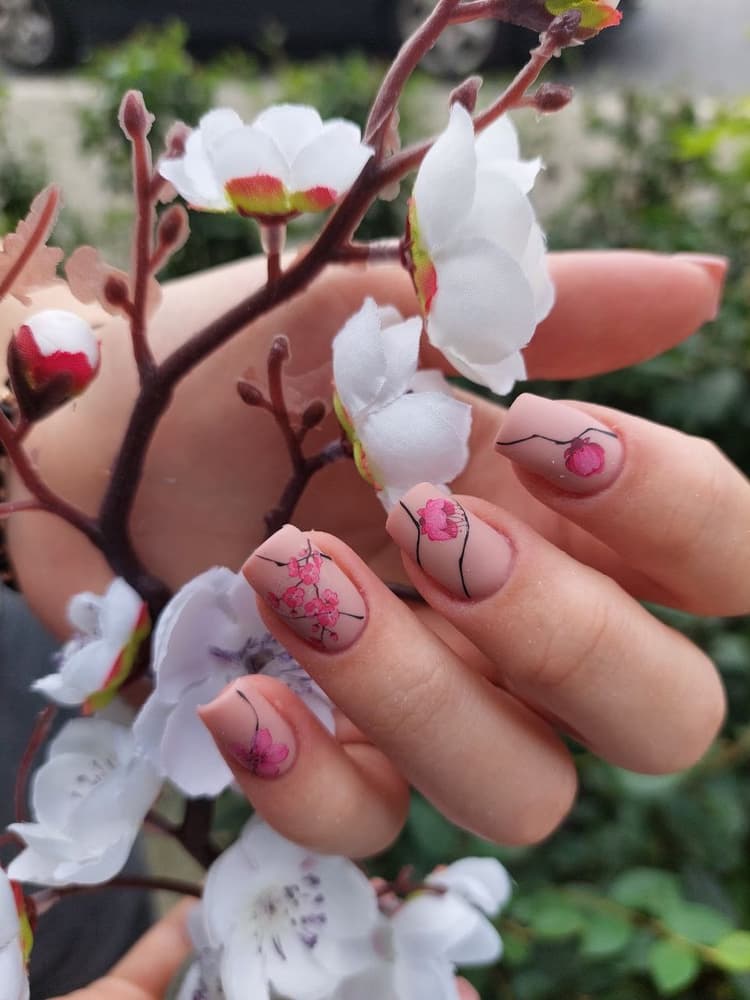 Дизайн нігтів сакура nail art — Symbol Kraków