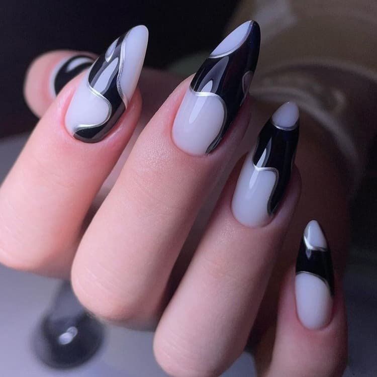 Чорно-білий дизайн нігтів Краків — Symbol