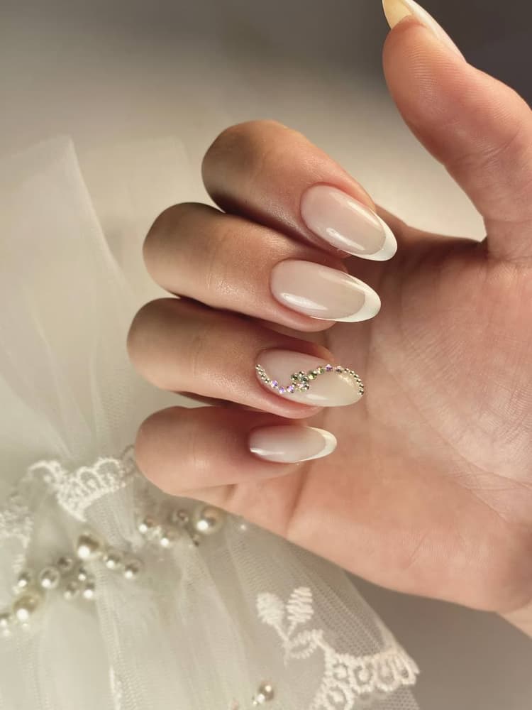 Весільний манікюр гель-лак Краків — студія нігтів Symbol